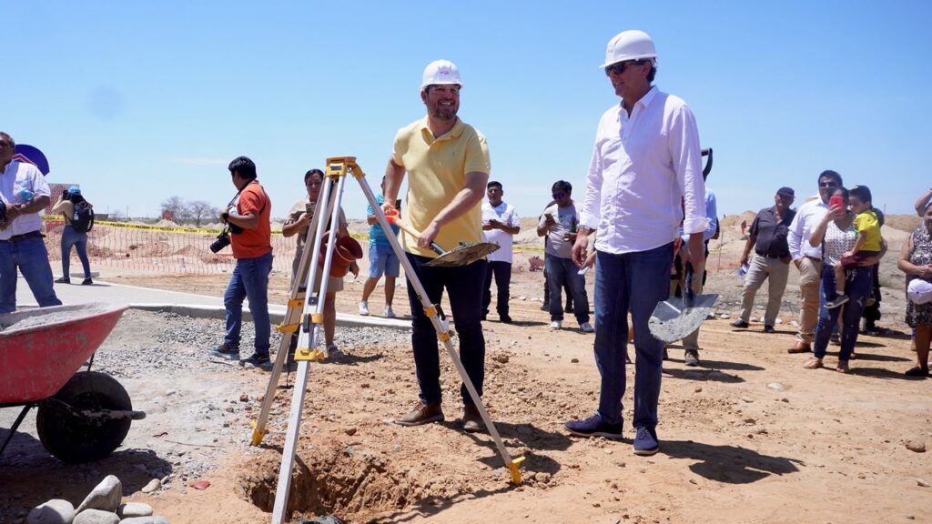 Ceremonia de colocación de la primera piedra – VYVE Sullana